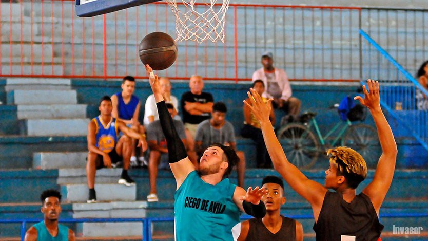 Juego de baloncesto