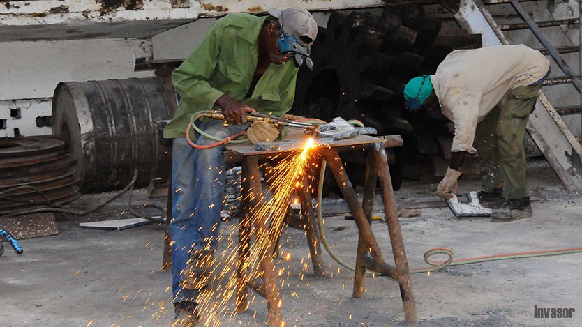 Hombres trabajando