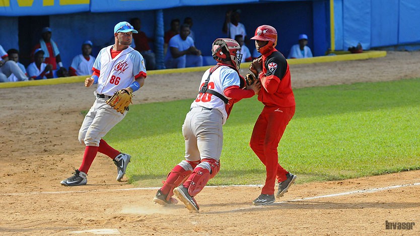 Juego de béisbol