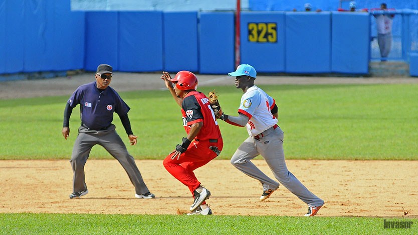 Juego de béisbol