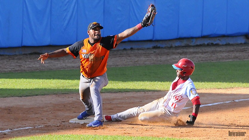 Juego de béisbol