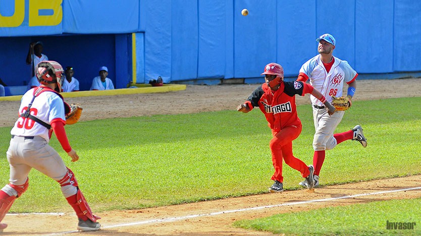 Juego de béisbol