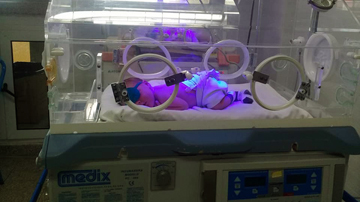 Equipos, niño recién nacido