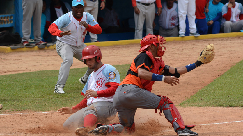 Juego de béisbol