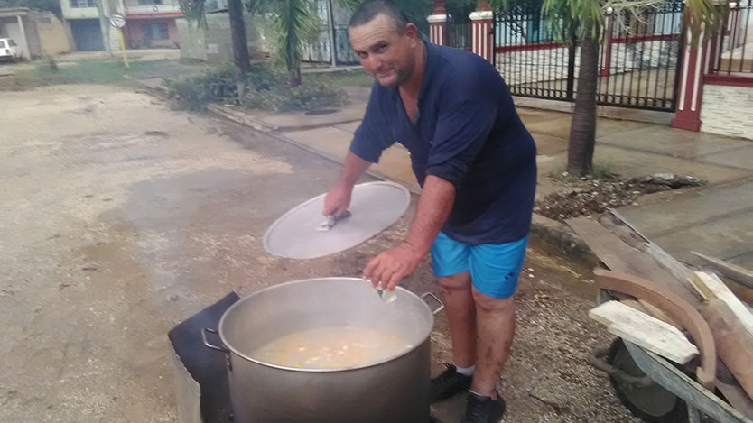 Raúl hace la caldosa