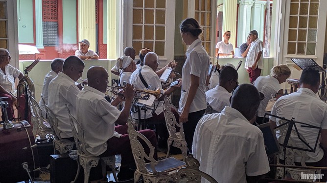 Músicos y estudiantes