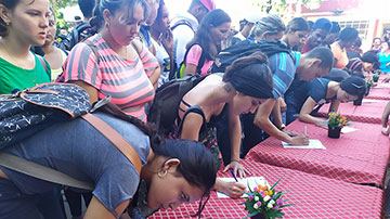 Estudiantes firman por la liberación de Lula da Silva