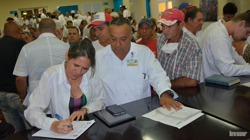 Médicos exigen libertad de Lula