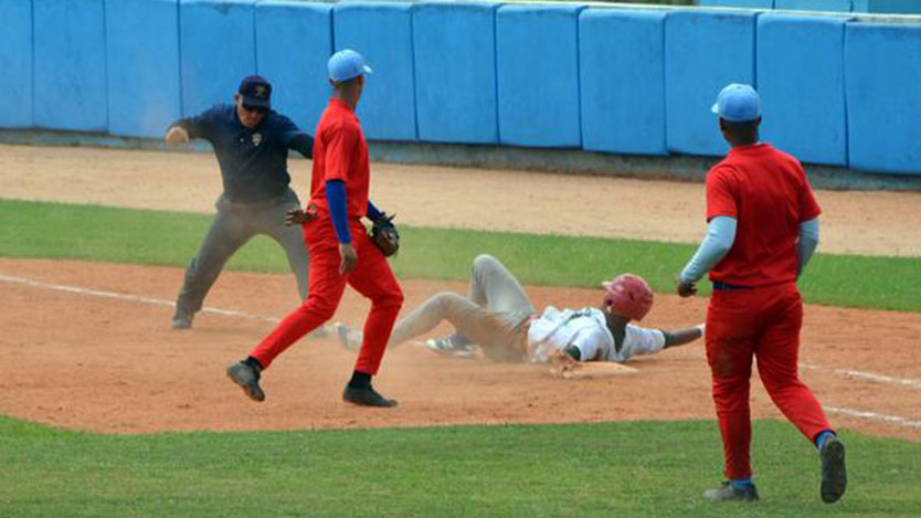 Juego de béisbol