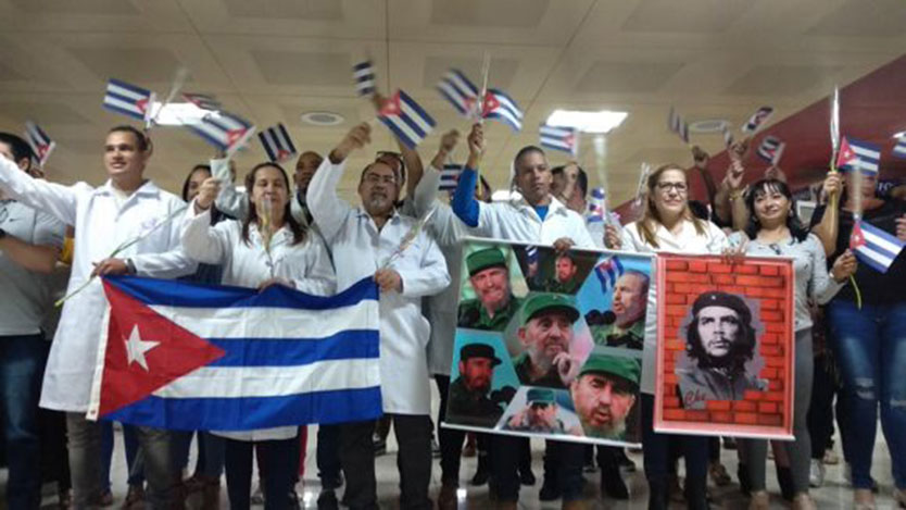 Médicos cubanos