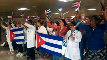 Médicos cubanos