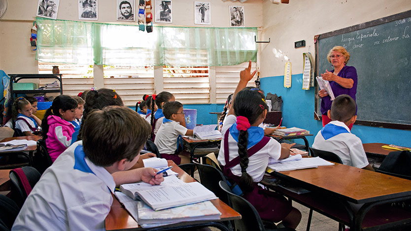 Maestra y alumnos