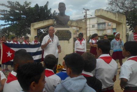 Pioneros recuerdan a brigadier José A. Gómez Cardoso