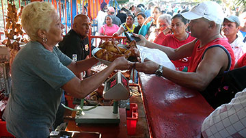 Venta de productos en la feria