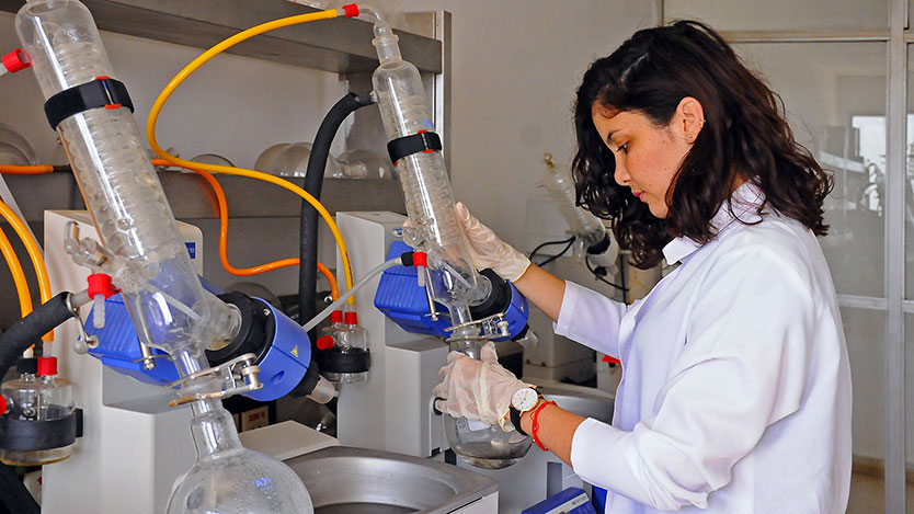 mujer cientifica