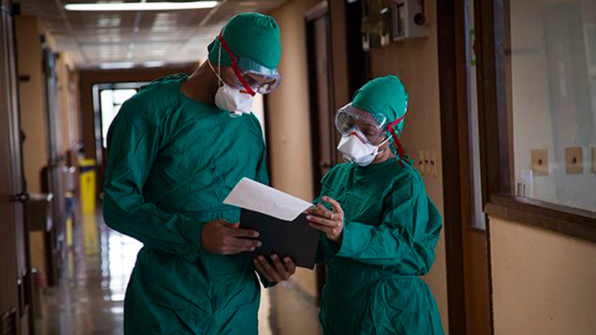 médicos