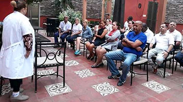 Personas reunidas