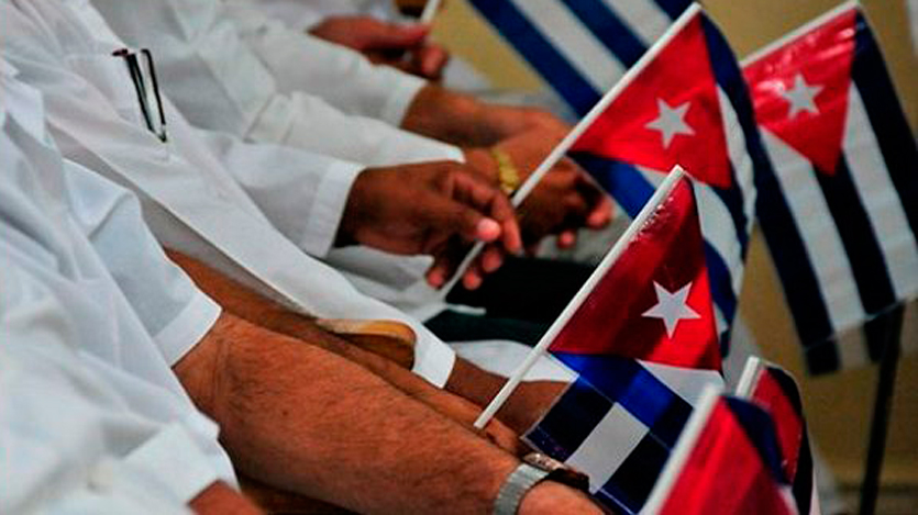 Médicos cubanos