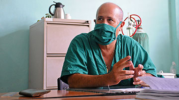 médico