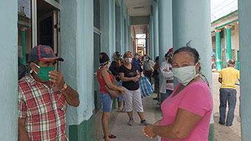 personas en la calle