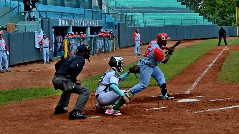 Juego de béisbol