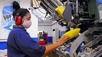  Empresa de Cepillos y Artículos Plásticos 