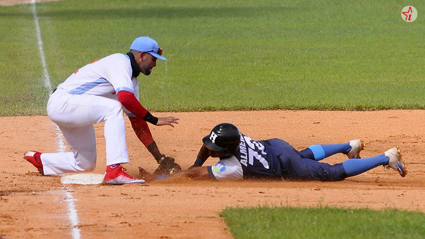 Parece que fue out béisbol