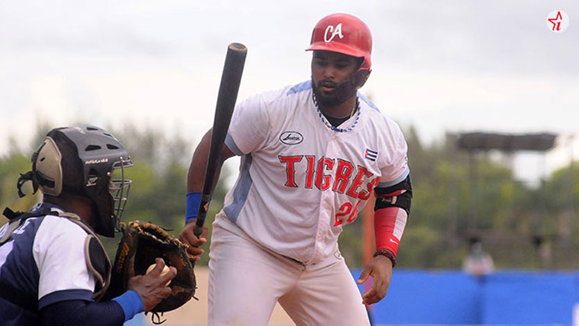 No me digas que es strike…  béisbol