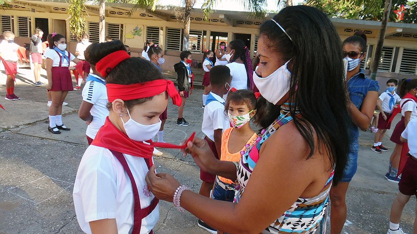 Eduación primaria, pañoleta