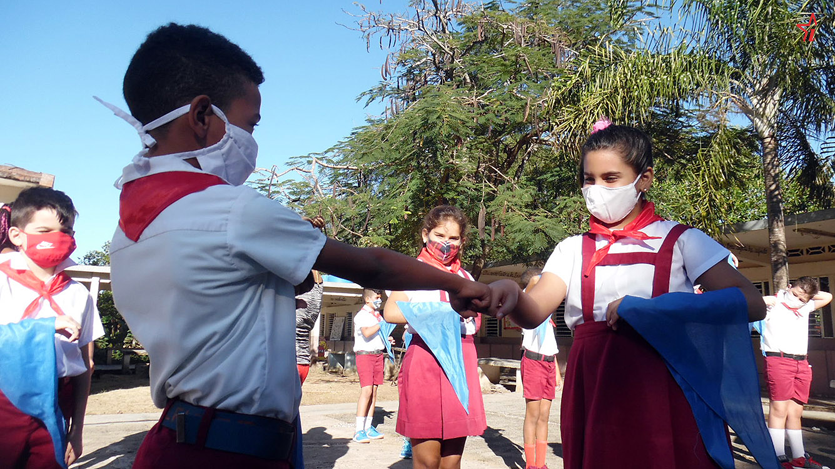 Eduación primaria, pañoleta