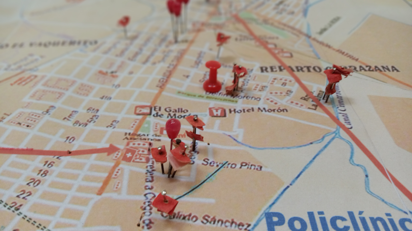 El mapa de la ciudad se llena de punticos rojos. Foto: Amanda