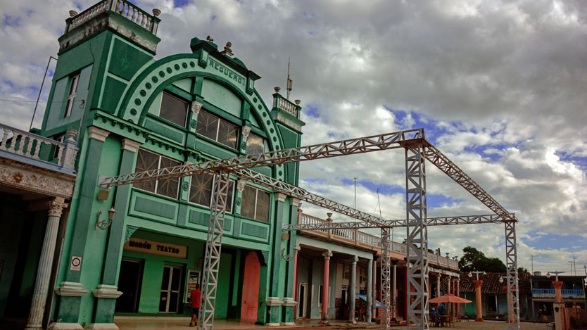 Morón 8
