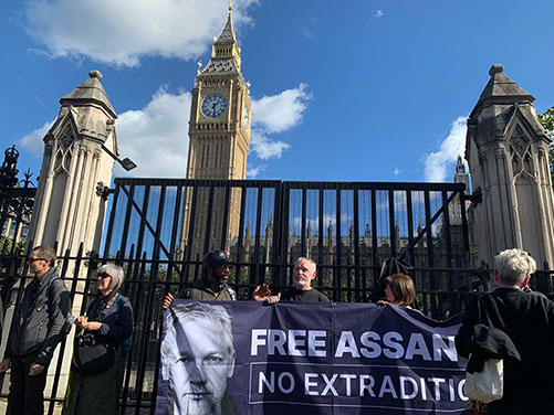 manifestantes assange