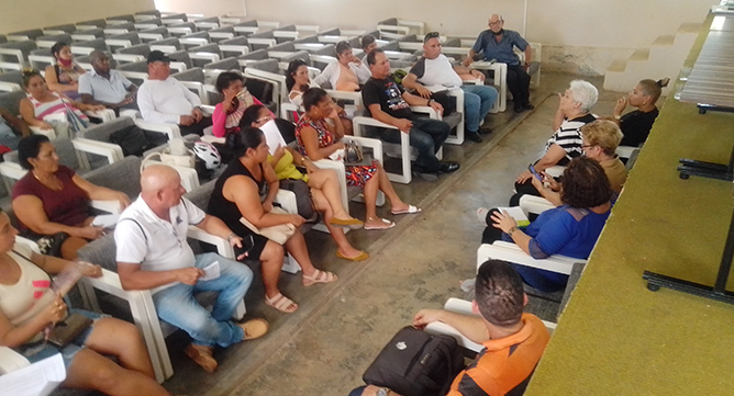 Con delegados y trabajadores sociales