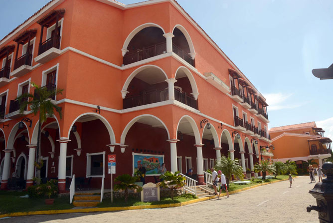 colonial