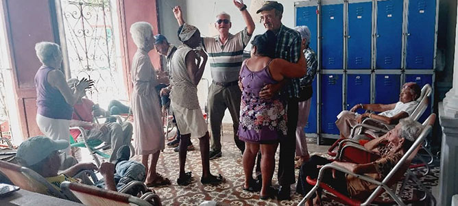  adultos