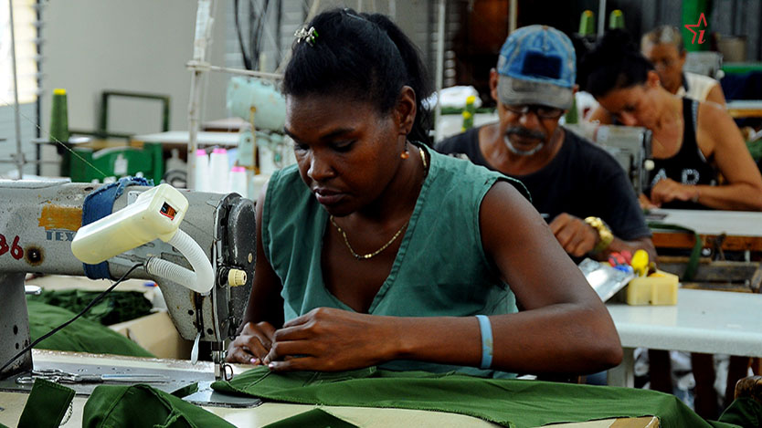 Para algunas, la costura es una pasión  coser