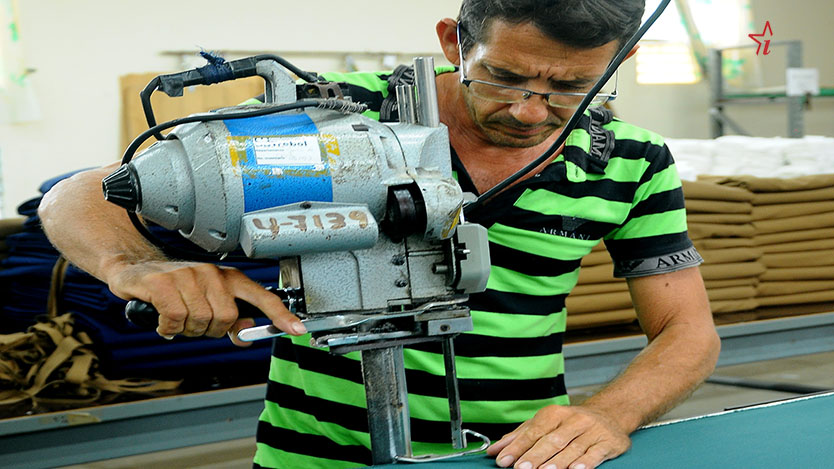 El movimiento de innovadores es decisivo en el sostén del equipamiento  coser
