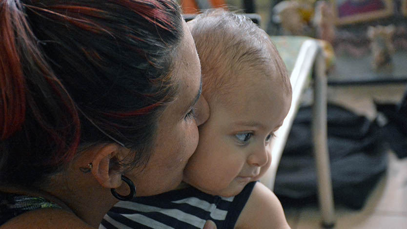 “La mujer explica, da la llave de la vida, ayuda, da su sangre con su fe al que ama”  mujer