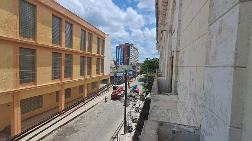Vista desde el lateral izquierdo del Teatro Principal hervidero 07
