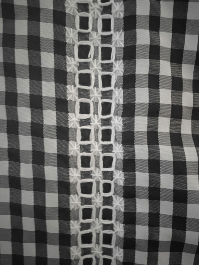 Detalle de los complementos de la composición