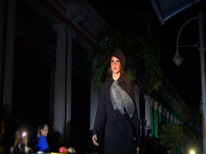 Lindo homenaje a los medicos cubanos