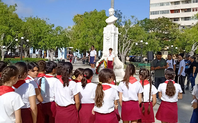  estudiantes